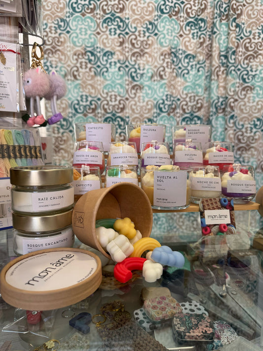 Mon âme ahora también en Caprichos de Hermanas: velas de soja y wax melts aromáticos disponibles en tienda local